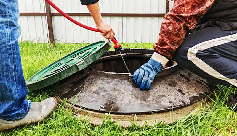Septic pumping holding tanks in Elgin, IL